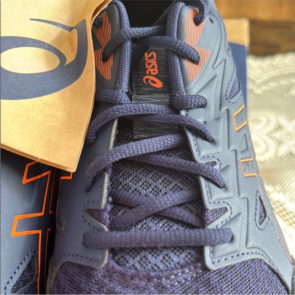 Asics men’s gel rocket 11 sneakers Sz 12 NWT‎